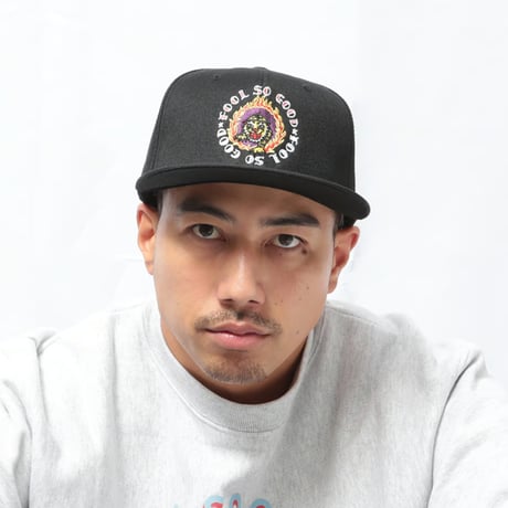 FLAMING HOOP TIGER FLAT CAP