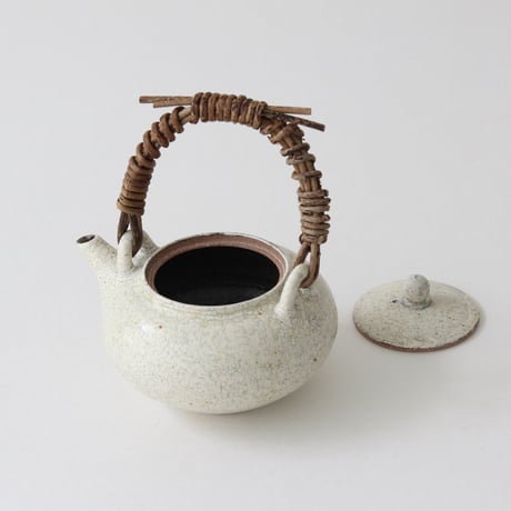 山崎さおり　粉引土瓶 B