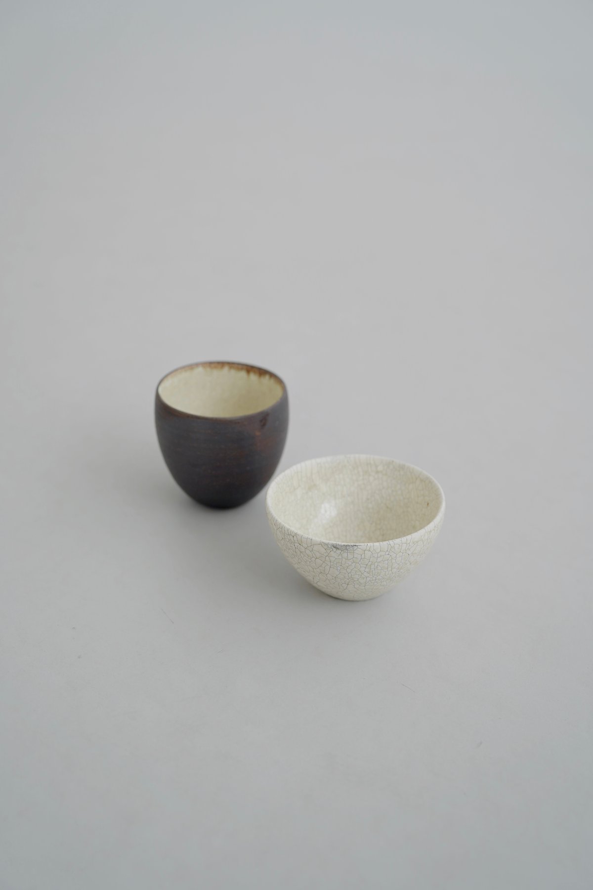 山崎さおり 粉引丸湯呑み 浅型 | 菓菓かはん