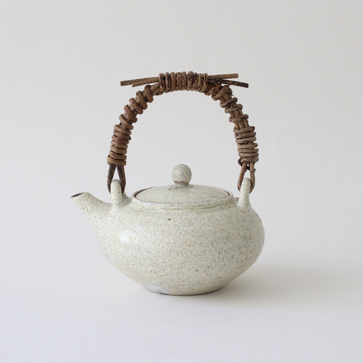 信楽焼　穴窯　粉引土瓶 fit=scale-down,w=1200