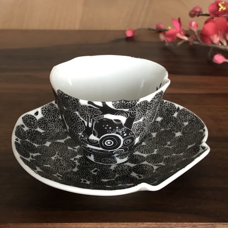 小花詰 壺型皿付盃 / 井上雅子