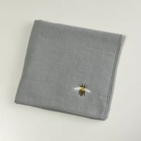 ガーゼハンカチ ミツバチ刺繍