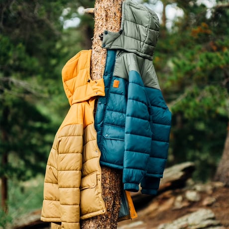 TOPO DESIGNS RETRO RIDGE PUFFER JACKET Beetle/Loganberry