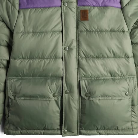 TOPO DESIGNS RETRO RIDGE PUFFER JACKET Beetle/Loganberry
