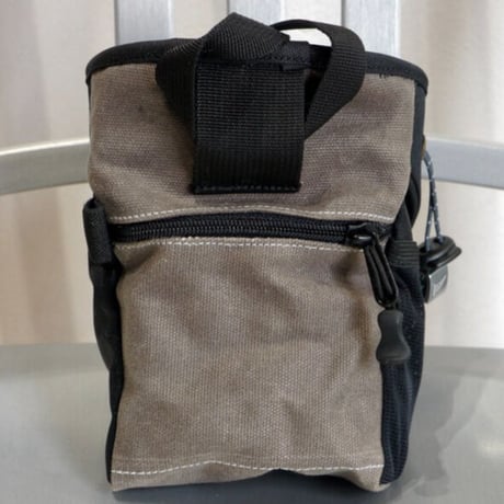 MAD ROCK HANGER BOLT CHALK BAG Black/Grey
