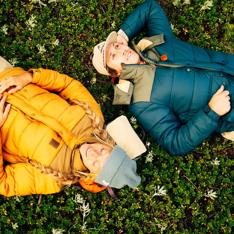 TOPO DESIGNS RETRO RIDGE PUFFER JACKET Beetle/Loganberry