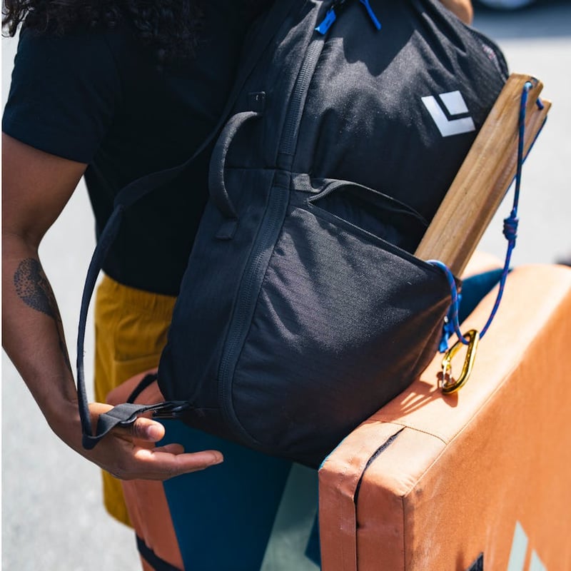 ブラックボルト20パック BLACK DIAMOND CAPSULE 20 BOULDERING BAG Black |