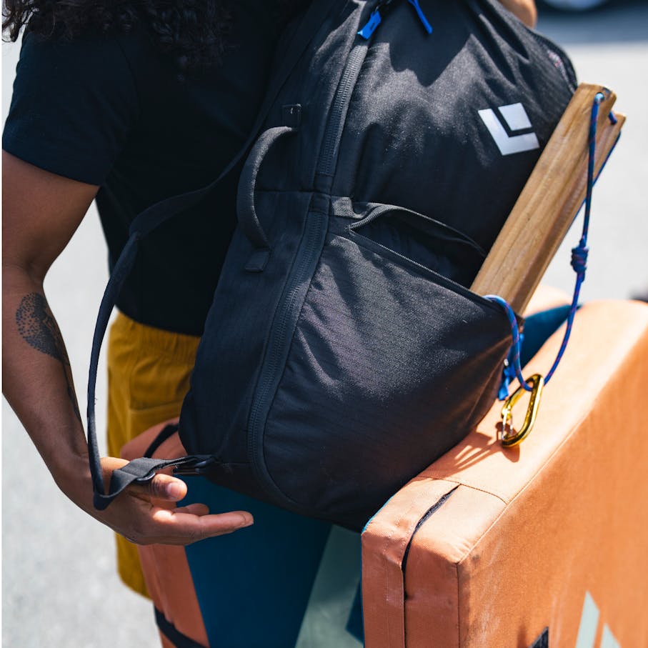 BLACK DIAMOND CAPSULE 20 BOULDERING BAG Black |