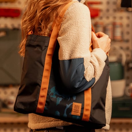 TOPO DESIGNS MOUNTAIN ESSENTIAL TOTE Black/ Tectonic