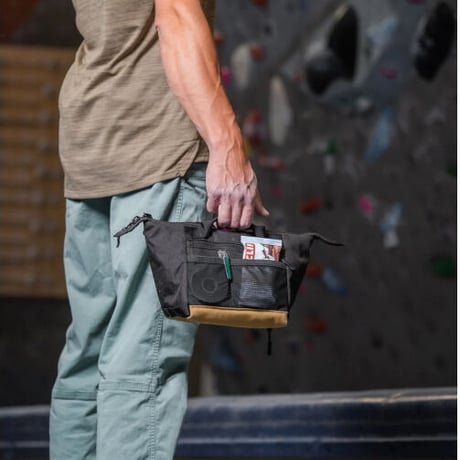 MAD ROCK HANGER CHALK POT Black/Brown