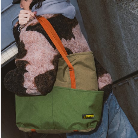 ORGANIC CLIMBING Quiver Tote  Tan