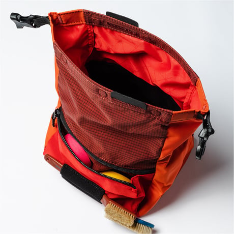 BLACK DIAMOND MONDO CHALK POT  Red