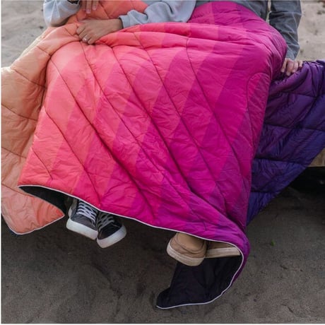 RUMPL ORIGINAL PUFFY BLANKET  Dawn Pixel Fade