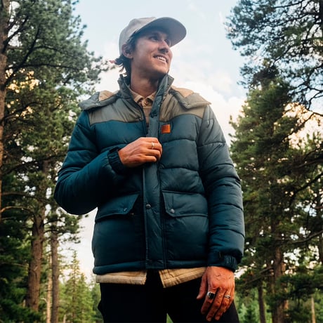 TOPO DESIGNS RETRO RIDGE PUFFER JACKET Beetle/Loganberry