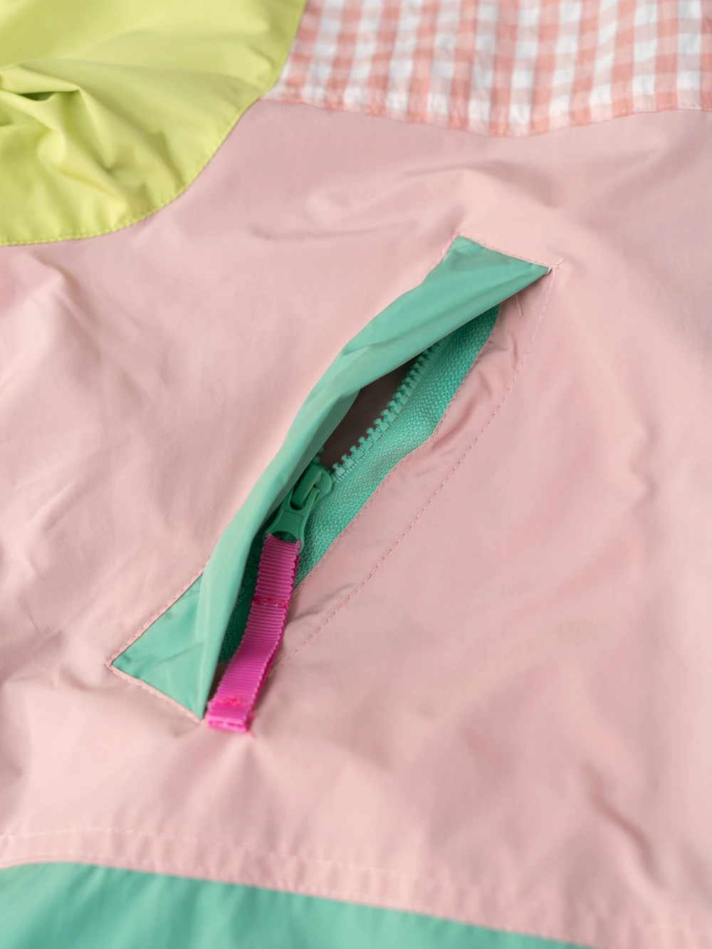 ミッドレングス カラーブロック ウインドブレーカー | #見た目の ミッドレングス カラーブロック ウインドブレーカー | #見た目の