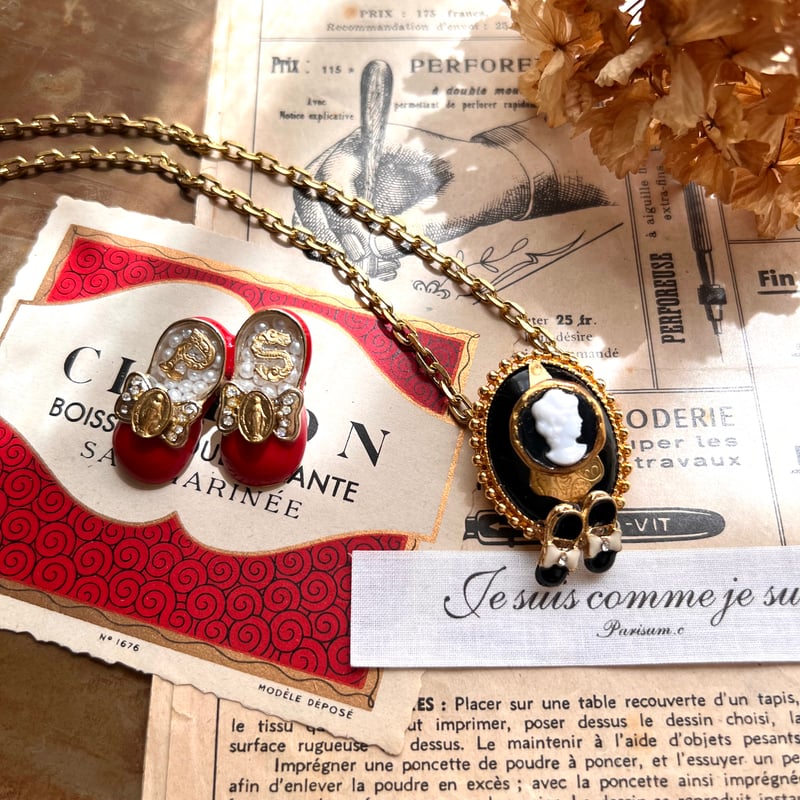 Rodolphe Menudier PARISゴールドバックルパテントシューズ赤 Rodolphe Menudier PARISゴールドバックルパテントシューズ赤