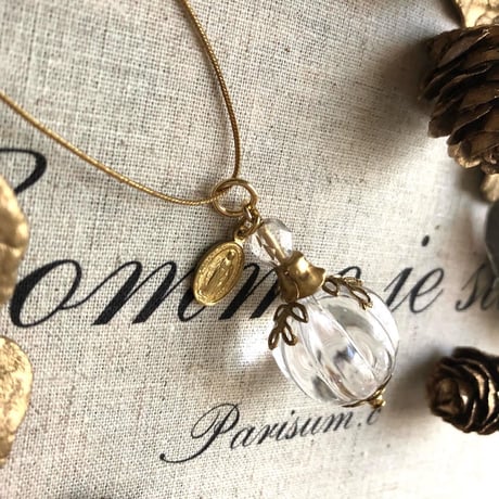 flacon de parfum le pendentif