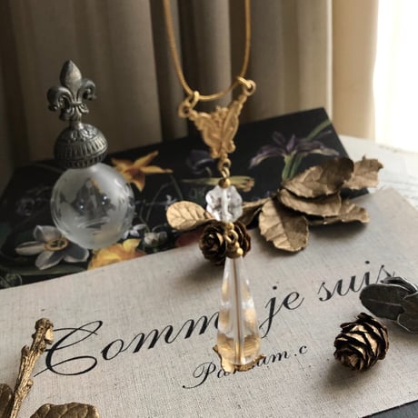 pendentif goutte porte-bonheur