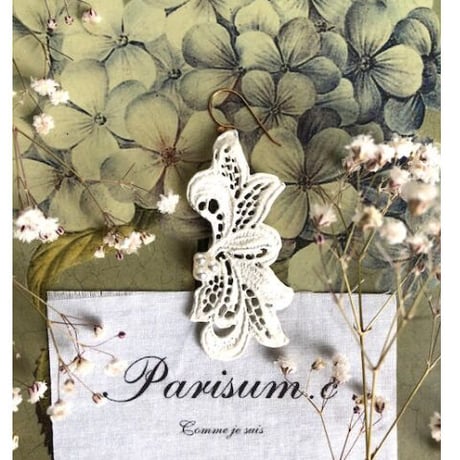 fleurs en dentelle