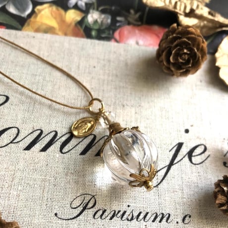 flacon de parfum le pendentif