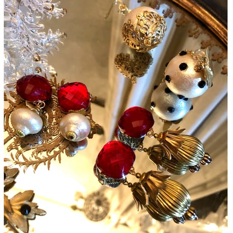 Bijou en verre rouge