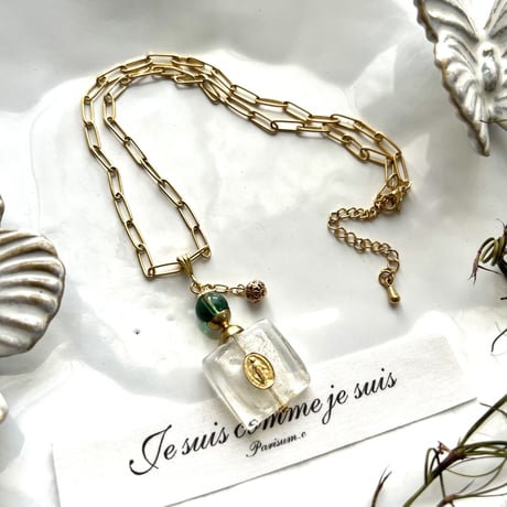 flacon de parfum amulette collier／お守り香水瓶のネックレス　カラー:シアン