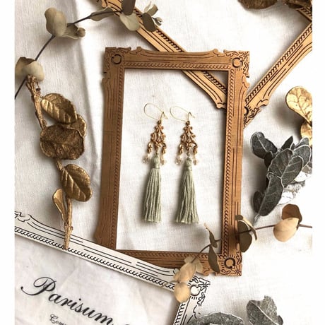 Pompon de couleur / arabesque(カラータッセルピアス)
