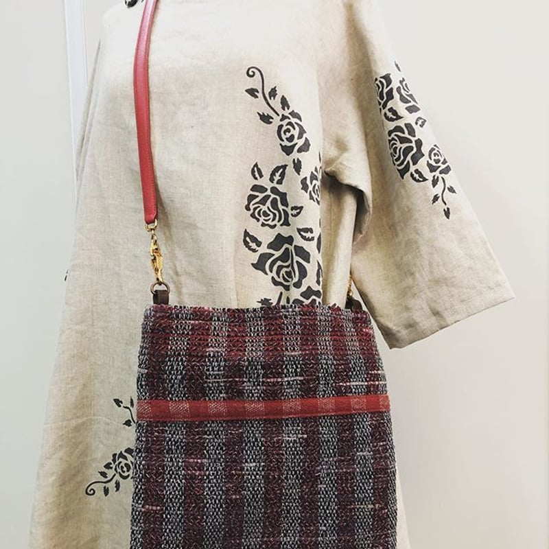 古の技術と新しいデザインの融合 「teori works」の裂き織りバッグ