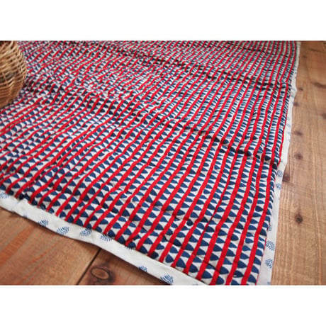 Le petit Lucas プチルカ small quilt 95x105 Triangles