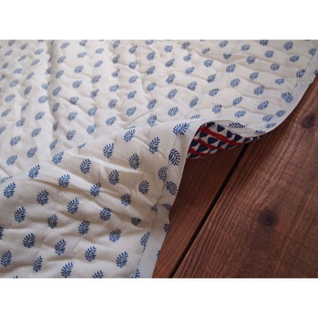 Le petit Lucas プチルカ baby quilt 105x140 Triangles