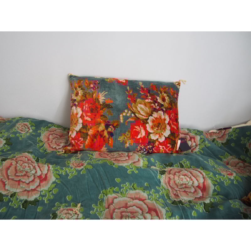 bagaille バガイユ クッションカバー velour big flower greeny bagaille バガイユ クッションカバー velour big flower greeny