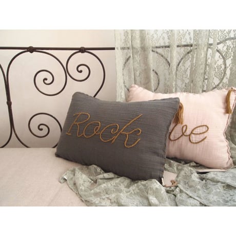 Numero74 ヌメロ74  Message cushion pastel メッセージクッションdark grey