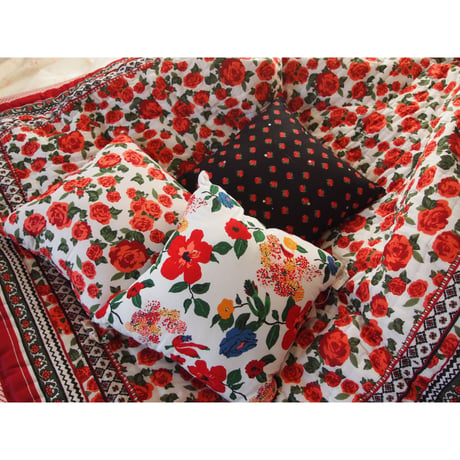 Le petit Lucas プチルカ Cushion 30x30 flower