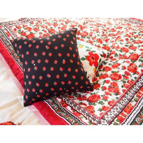 Le petit Lucas プチルカ Cushion 30x30 Small rose