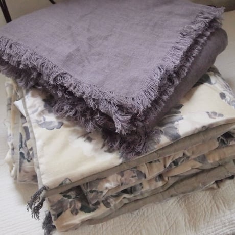 en fil d'Indienne マルチキルトカバー Linen lavender 130x200