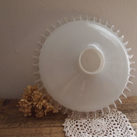 Brocante ミルクグラス　ランプシェード