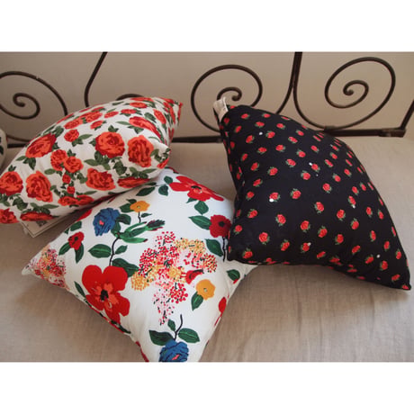 Le petit Lucas プチルカ Cushion 30x30 flower