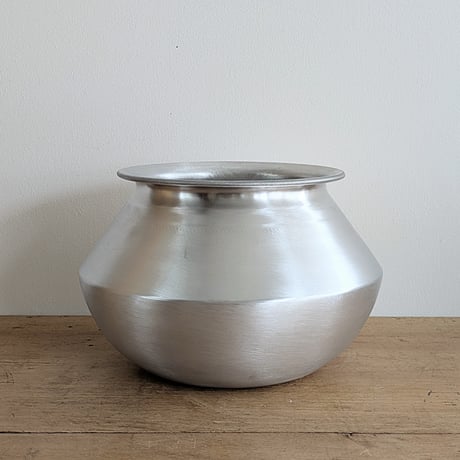aluminium vase