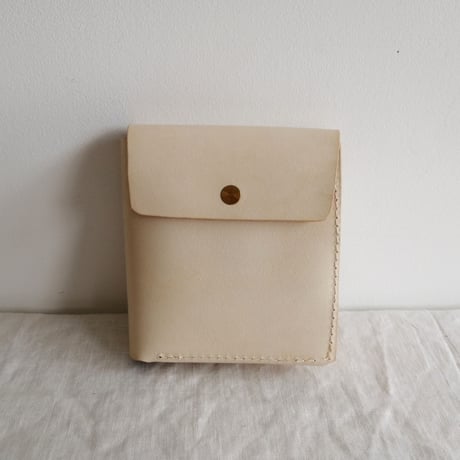 studio FAVORI　横向きの二つ折り財布