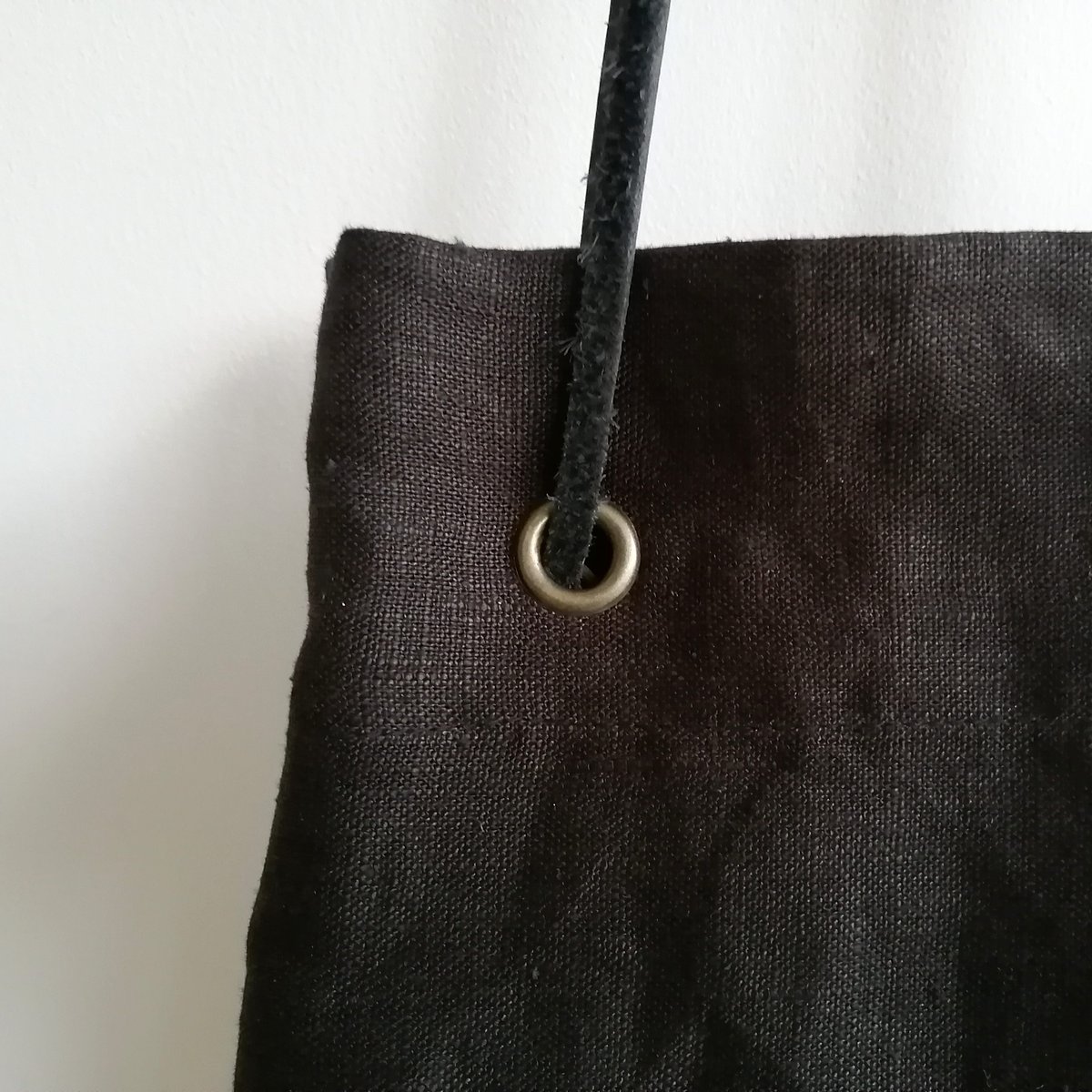 リネン巾着バッグ Black | mikke