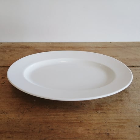 白磁のお皿　10リムオーバルプレート