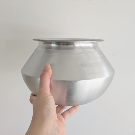 aluminium vase