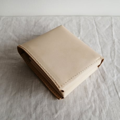 studio FAVORI　横向きの二つ折り財布