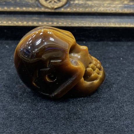 【クリスタルスカル】タイガーアイ 　手彫りのドクロ