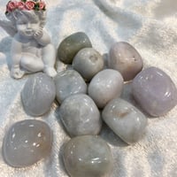 タンブルストーン　ジェード（翡翠）