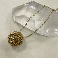 ヘマタイトバッキーボール（神聖幾何学フラーレン）　ステンレス製チェーン付きペンダント