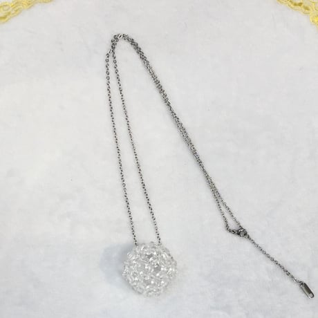 水晶バッキーボール（神聖幾何学フラーレン）　ステンレス製チェーン付きペンダント