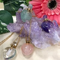 【可愛い】香水瓶モチーフペンダント
