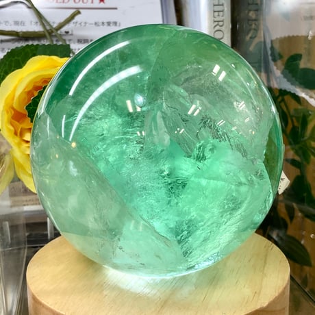 【霊性・ヒーリング】フローライト丸玉 1,340g