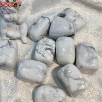 タンブルストーン　ホワイトハウライト